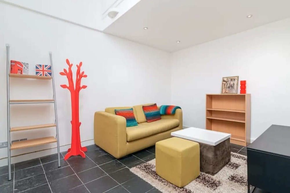 undefined Stunning Art-deco Style 2 Bedroom Apartment in Fitzrovia 5