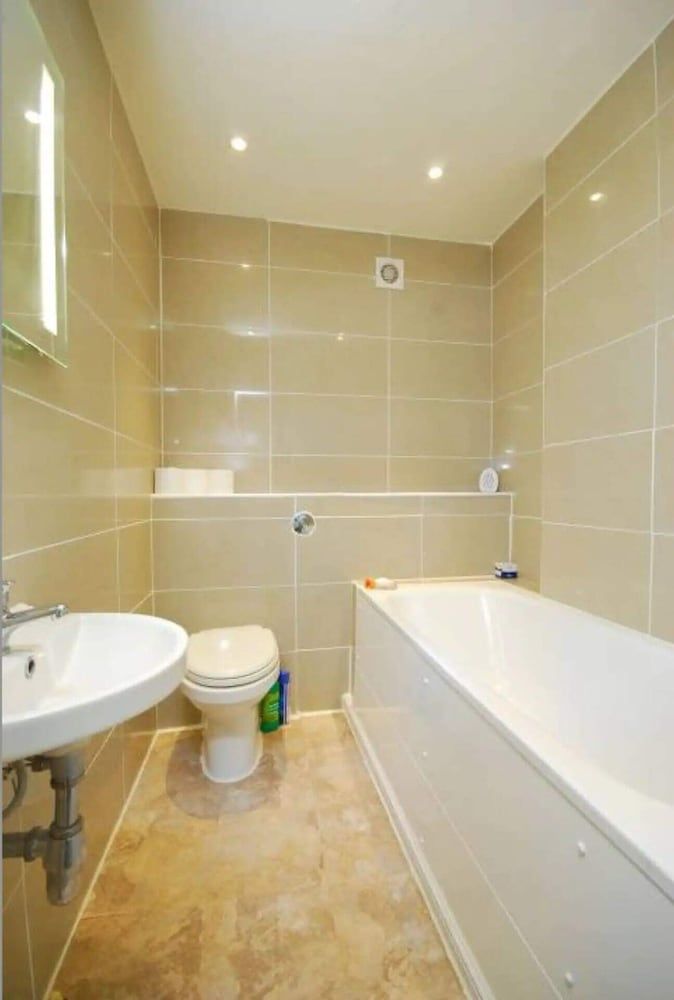 undefined Stunning Art-deco Style 2 Bedroom Apartment in Fitzrovia 10