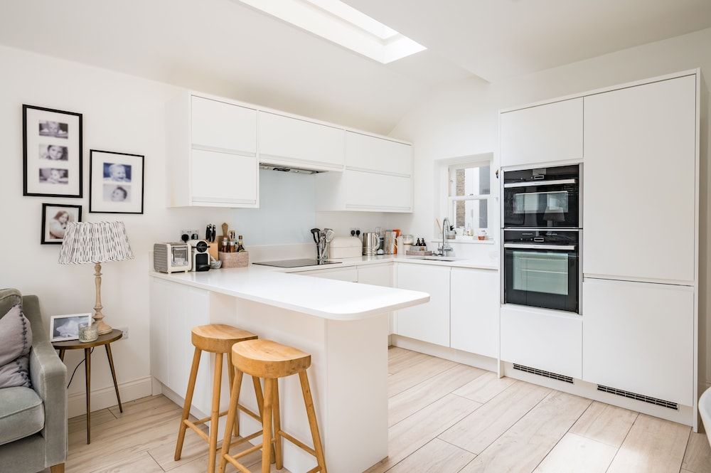 Spacious Three Bedroom Garden Flat Near Clapham Common by Underthedoormat Apartment (3 Bedrooms) 4