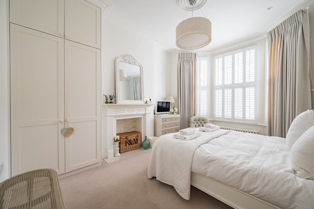 undefined Spacious Three Bedroom Garden Flat Near Clapham Common by Underthedoormat 6