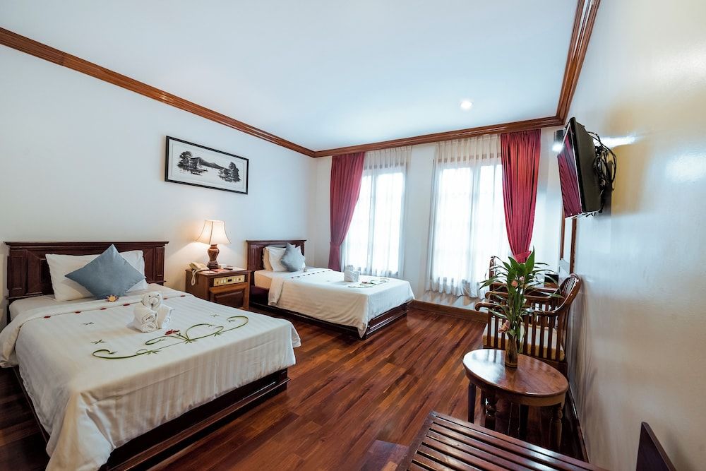 Royal Crown Hotel & Spa Deluxe Twin Room 5