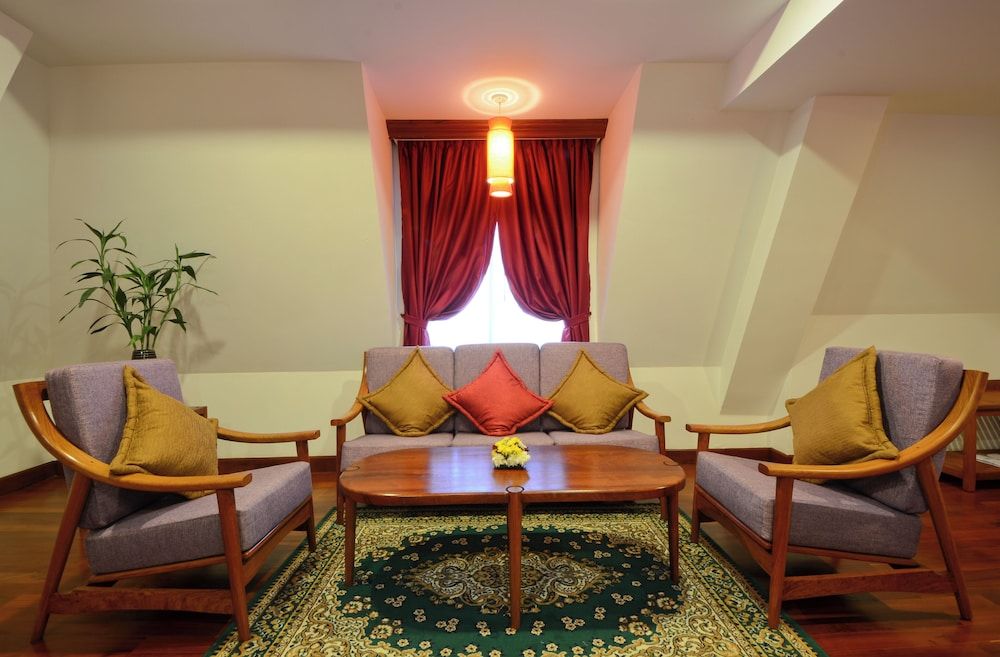 Royal Crown Hotel & Spa Penthouse Suite 7