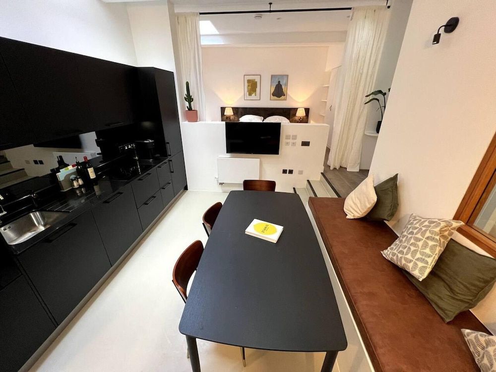 undefined Design led 1 Bedroom Flat in Buzzing Queens Park 7