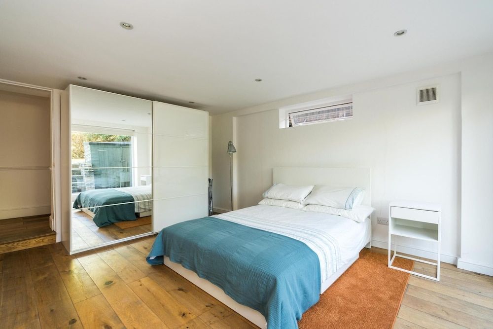 undefined Fantastic 3 Bedroom Flat West Hampstead 8