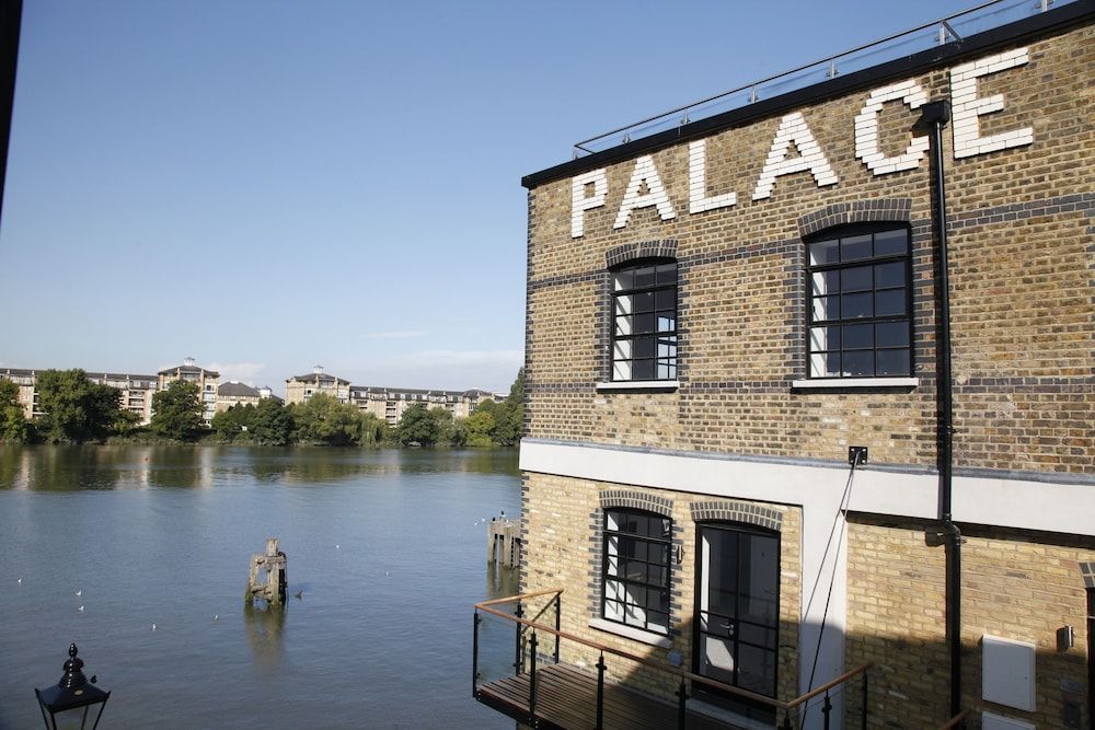 undefined Palace Wharf Apartments 4