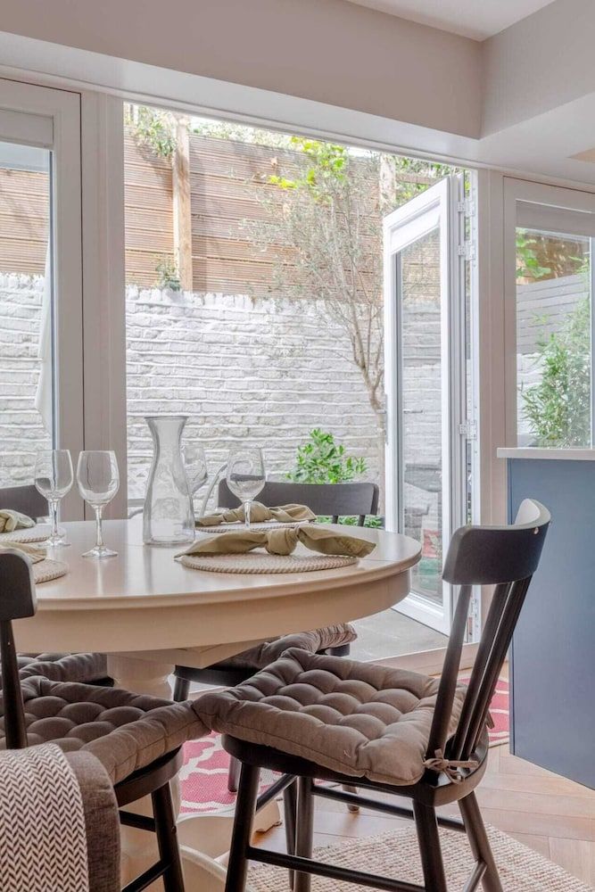 undefined Stylish 1 Bedroom Flat in Fulham With Patio 3