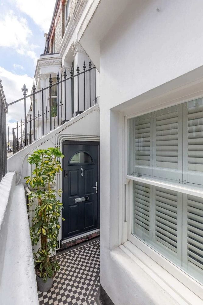 undefined Stylish 1 Bedroom Flat in Fulham With Patio