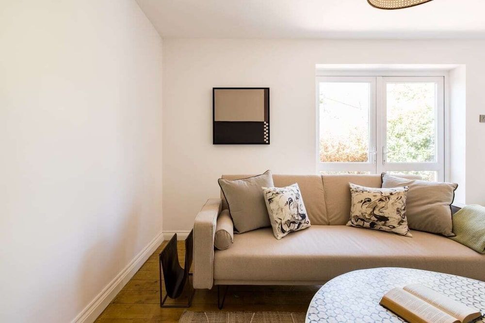 undefined The Fulham Bolthole - Beckoning 2bdr Flat With Garden 3