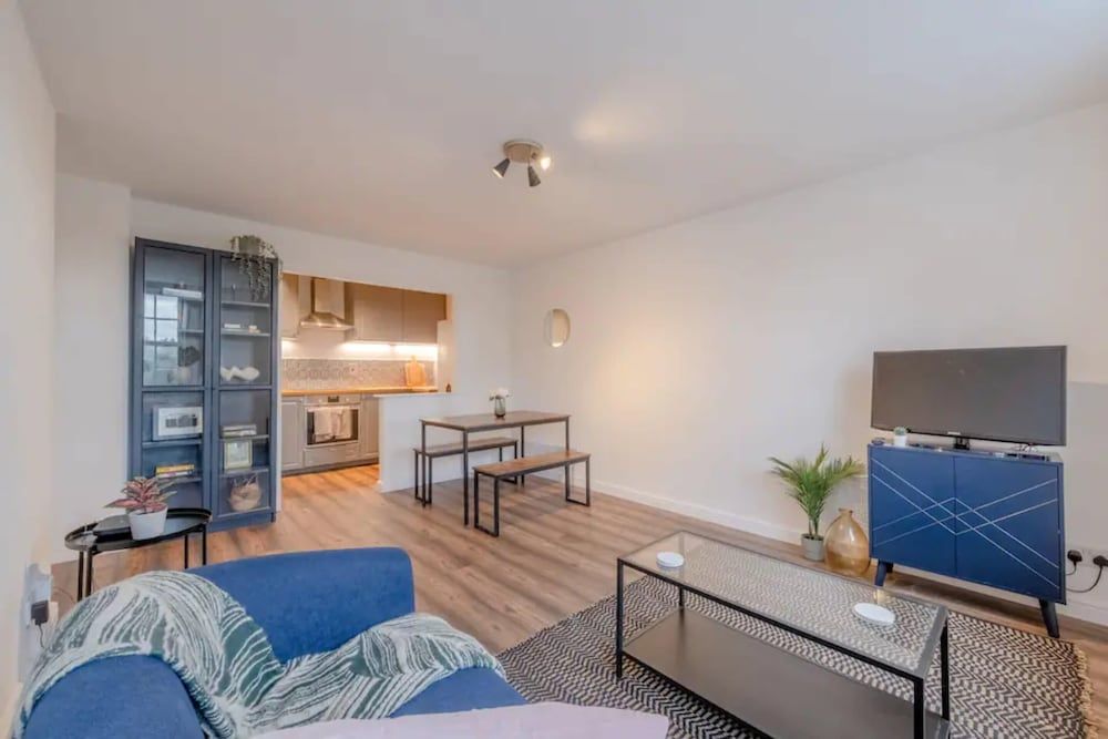 undefined Charming 2 Bedroom in Hackney 9