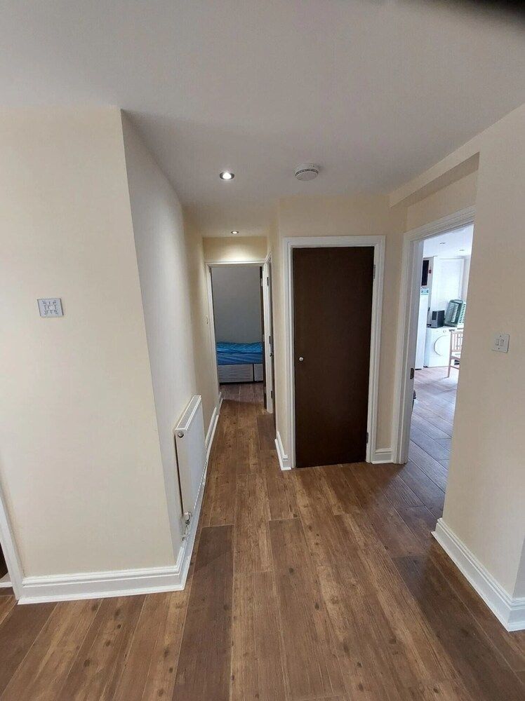 undefined Spacious 3 Bedroom Apartment Near Camden With Balcony 4
