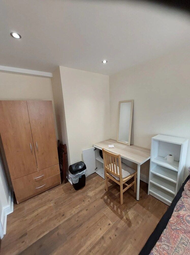 undefined Spacious 3 Bedroom Apartment Near Camden With Balcony 7