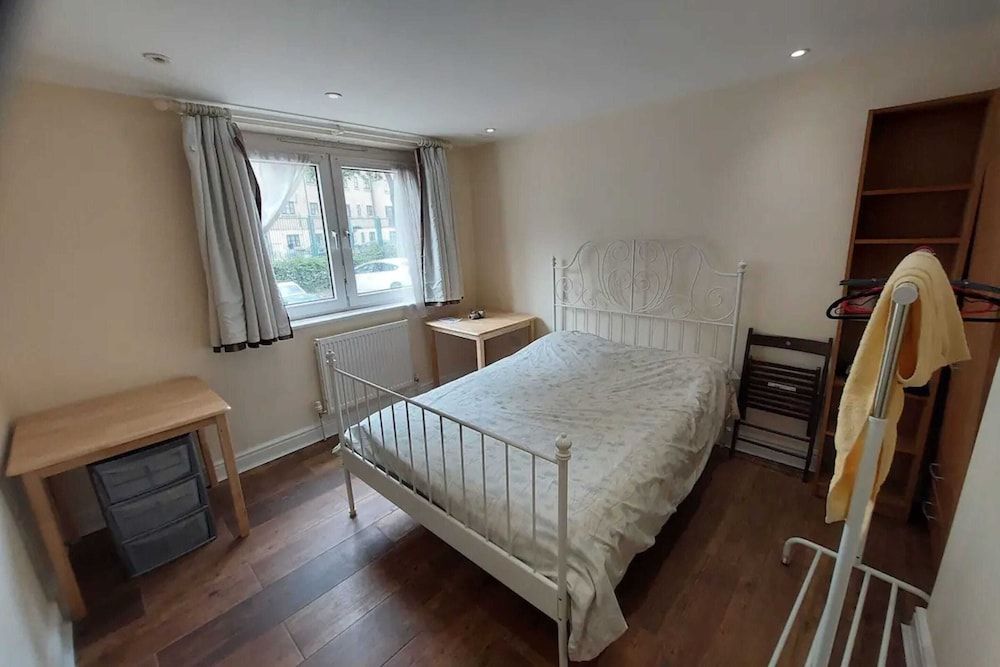 undefined Spacious 3 Bedroom Apartment Near Camden With Balcony 5