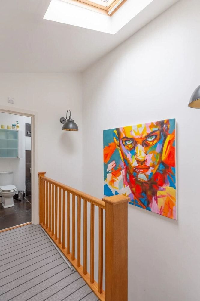 undefined Spacious 2 Bedroom Apartment in Converted Warehouse in Brixton 3