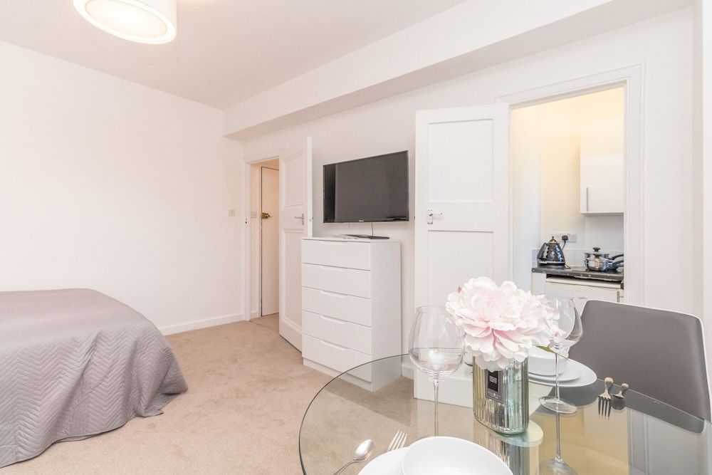 undefined Hill Street Mayfair Apartments 4