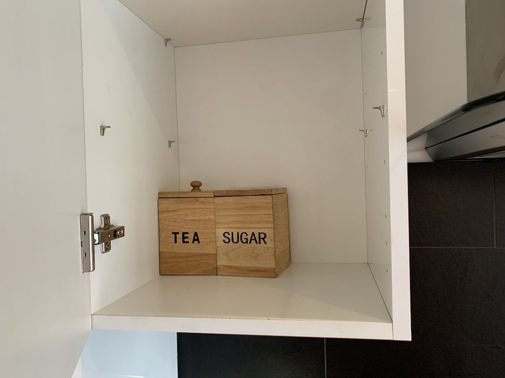 Holiday Lets London 1 Superior Studio, Ensuite (Iffley Flat 1) 26