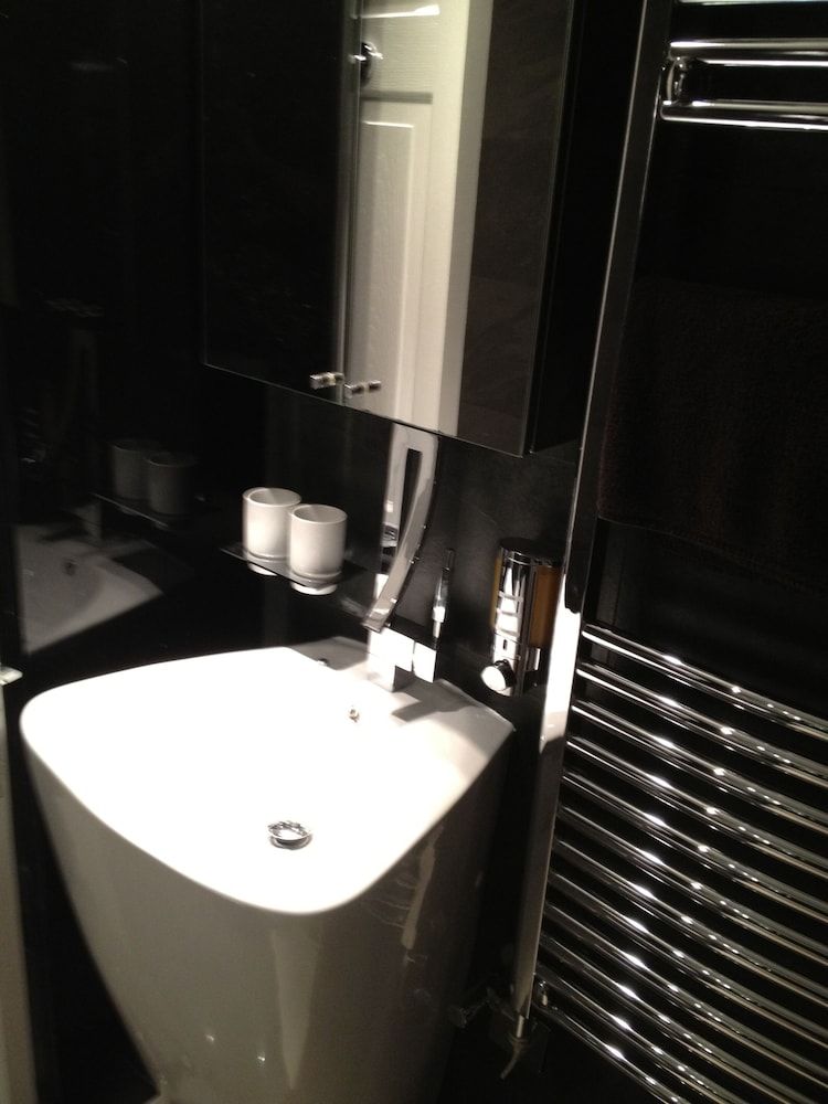 Holiday Lets London 1 Superior Studio, Ensuite (Iffley Flat 1) 19