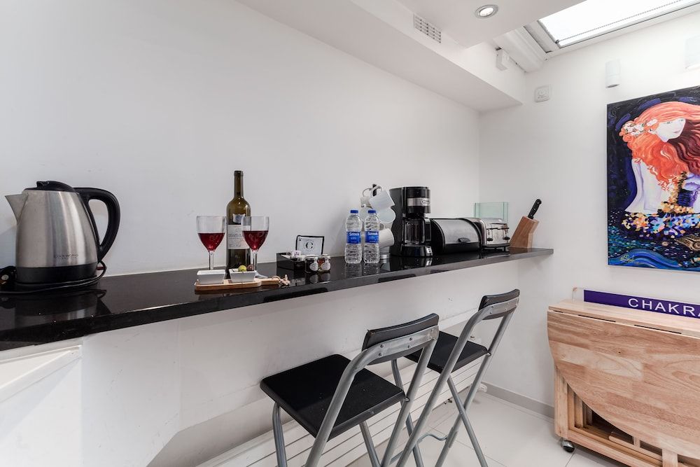 Holiday Lets London 1 Superior Studio, Ensuite (Iffley Flat 1) 25