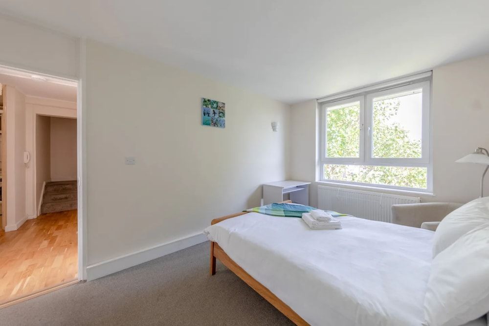 undefined Cosy 3 Bedroom Flat in North London 3