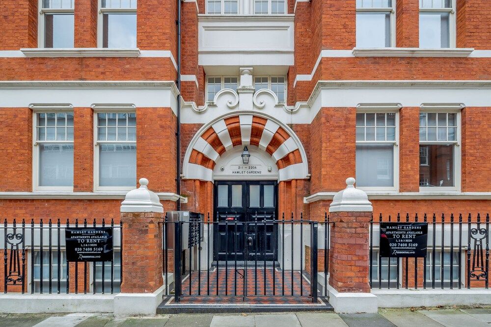 undefined Hamlet Gardens Apartments 6