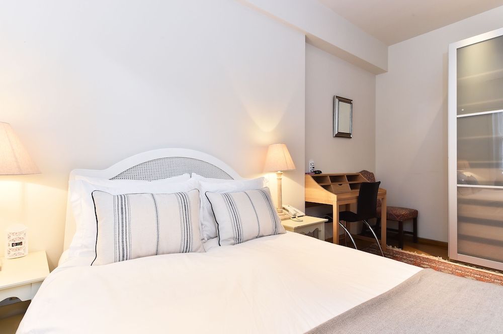 undefined JOIVY Elegant 3 Bed Apt With Rooftop Terrace In Pimlico 10