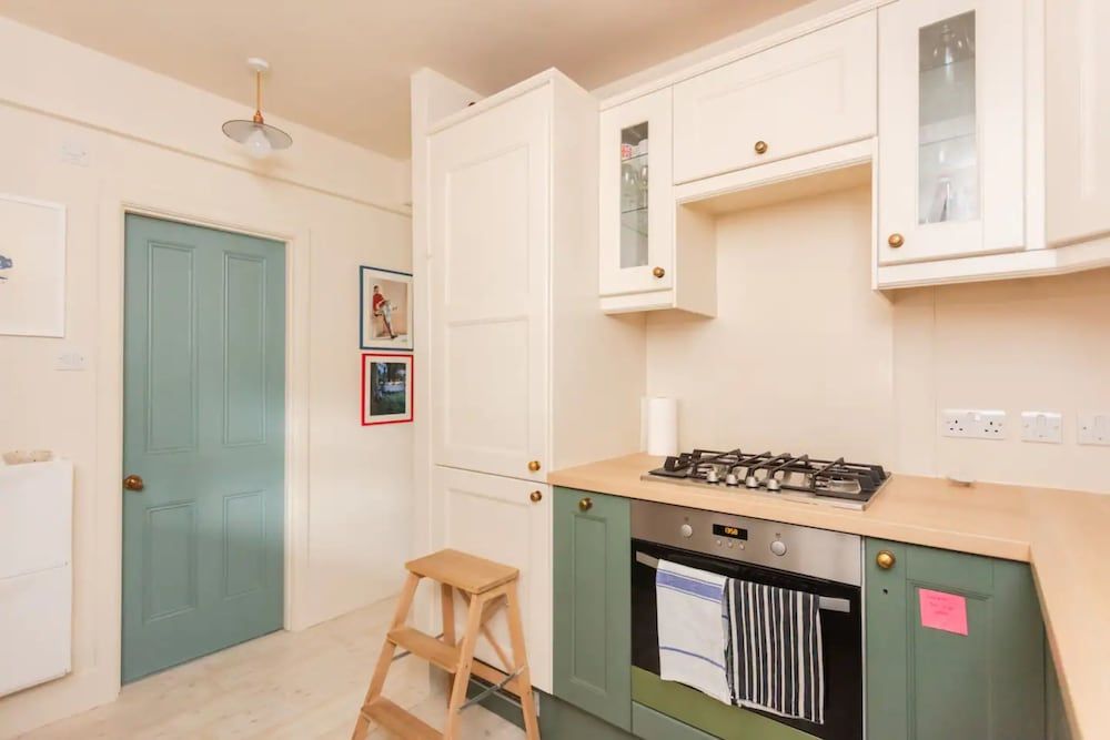 undefined Chic 1 Bedroom Apartment in Zone 1 With Views Gherkin 6