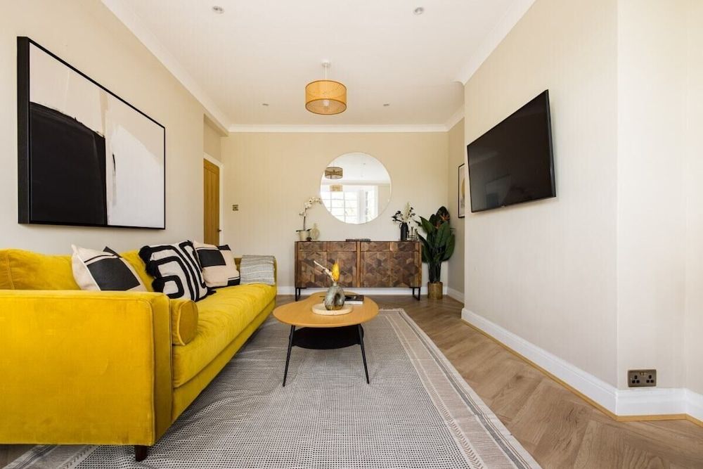 The Blackheath Hideaway - Alluring 2bdr Flat With Balcony Apartment (2 Bedrooms)