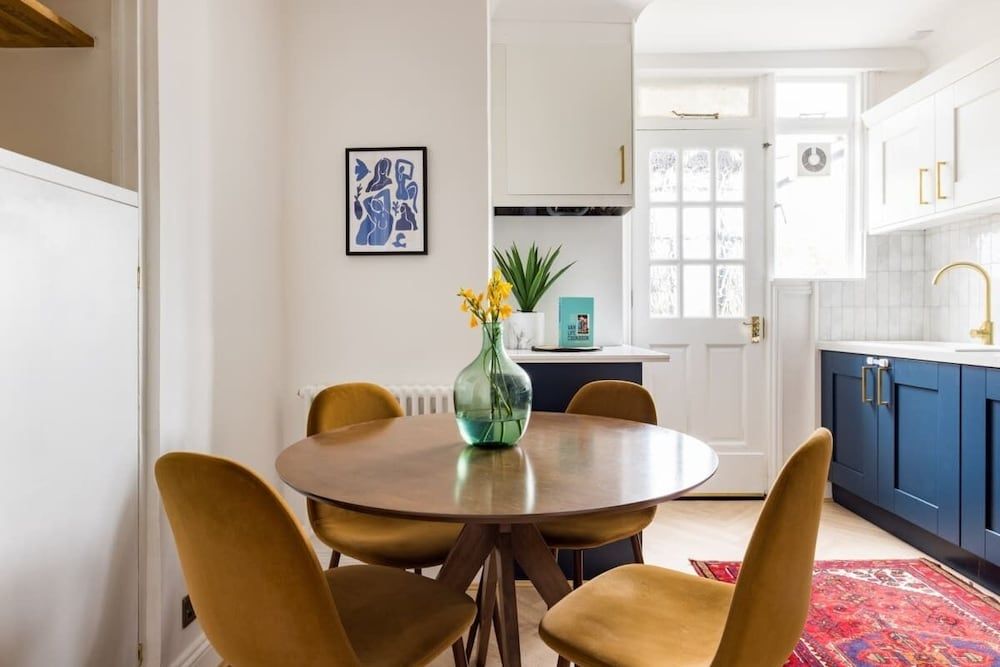 undefined The Blackheath Hideaway - Alluring 2bdr Flat With Balcony 7