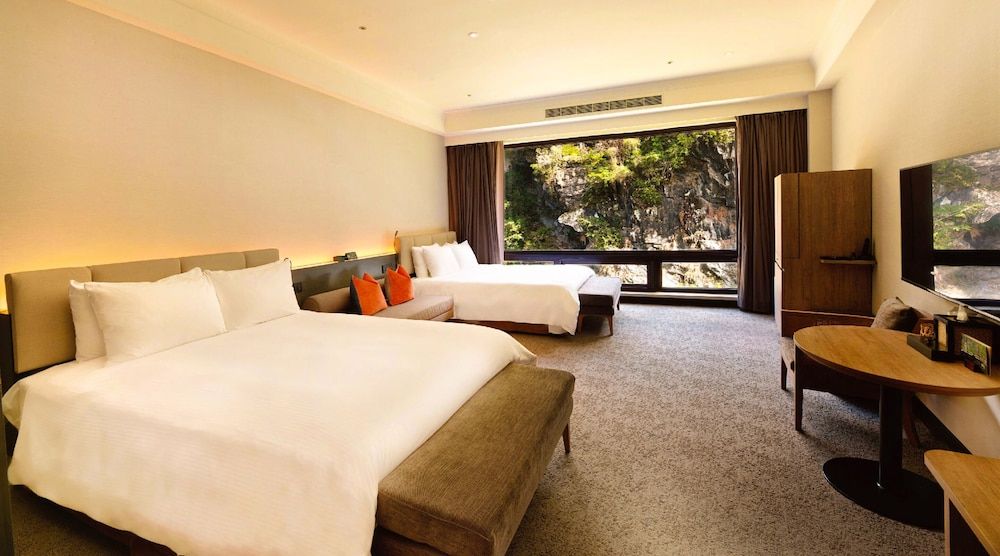 Silks Place Taroko Gorge View Family Room -2 Queen Beds for 4 2