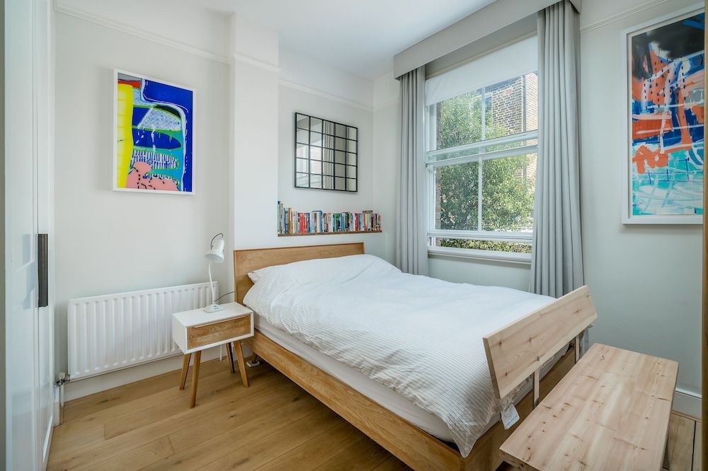 undefined JOIVY Captivating 1-Bed Flat In Fulham 3