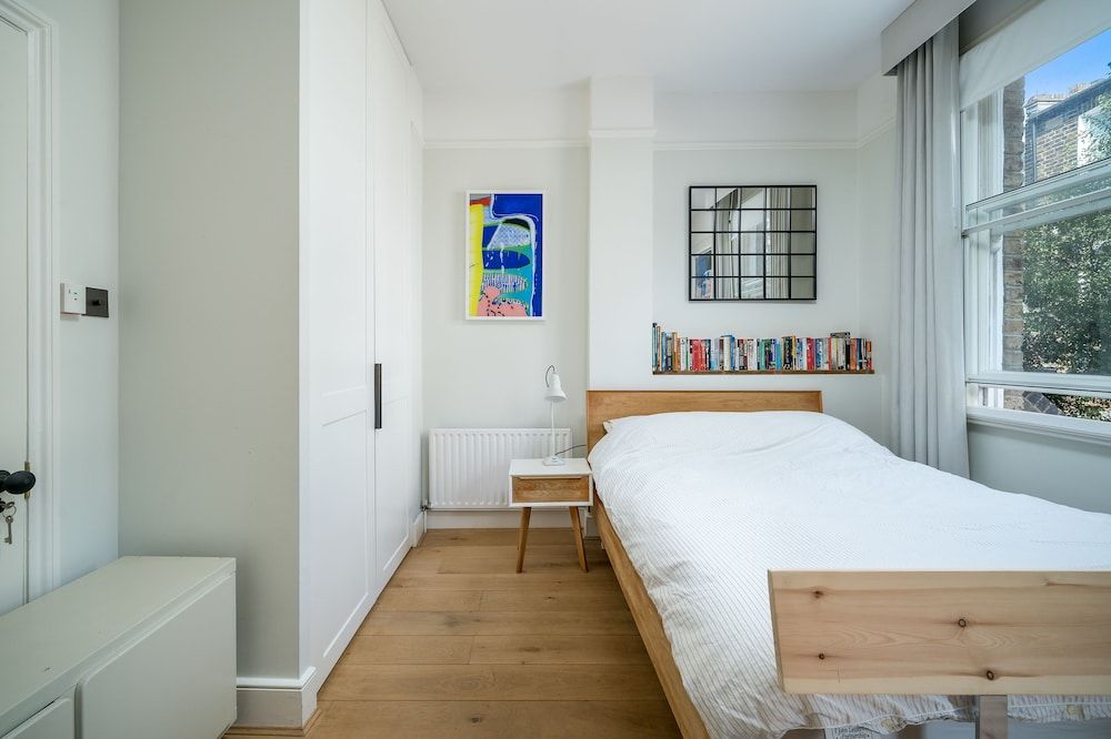 undefined JOIVY Captivating 1-Bed Flat In Fulham 6