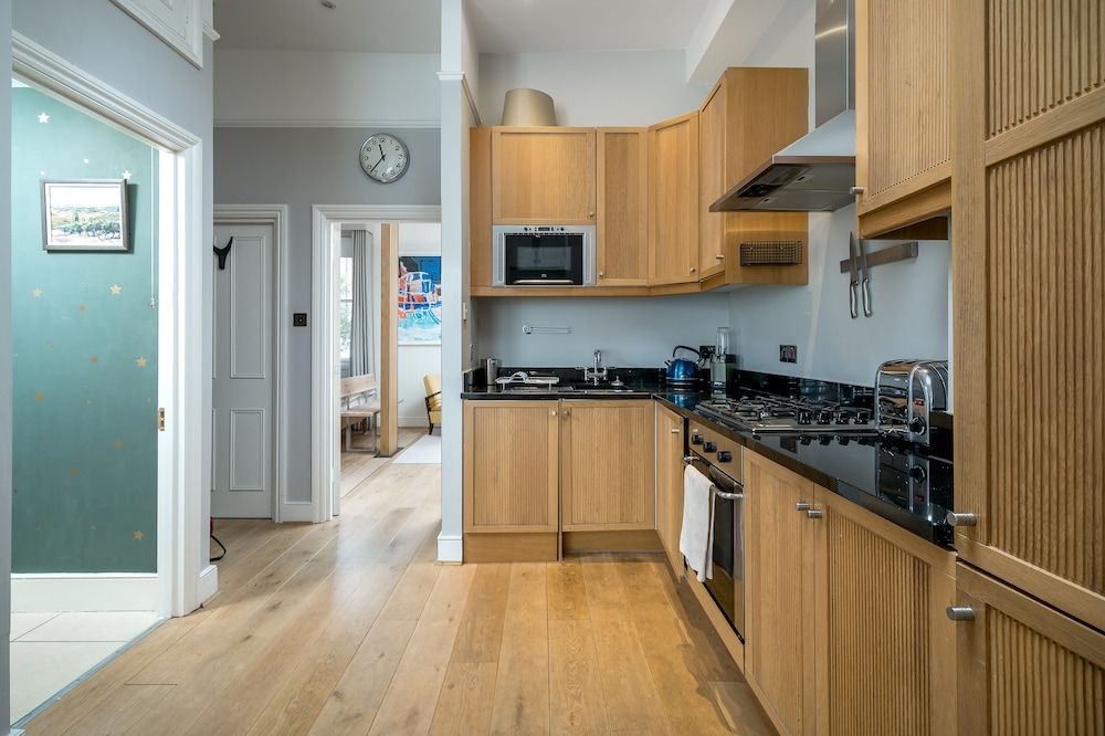 undefined JOIVY Captivating 1-Bed Flat In Fulham 9