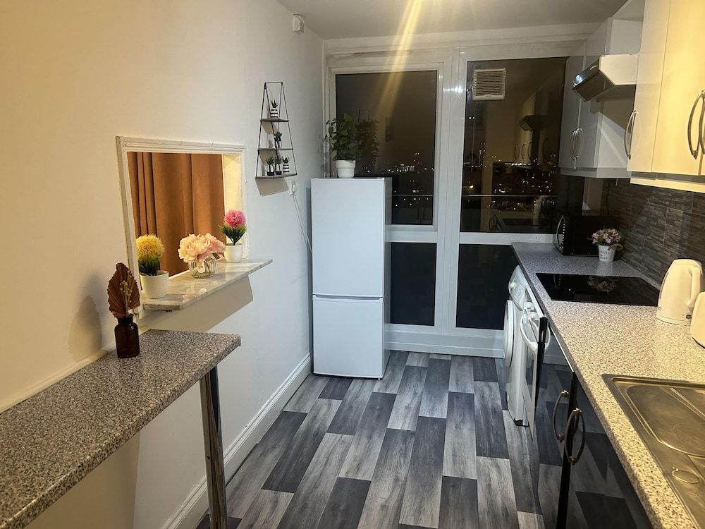 undefined Private Family Flat Near Paddington and Royal Oak 4