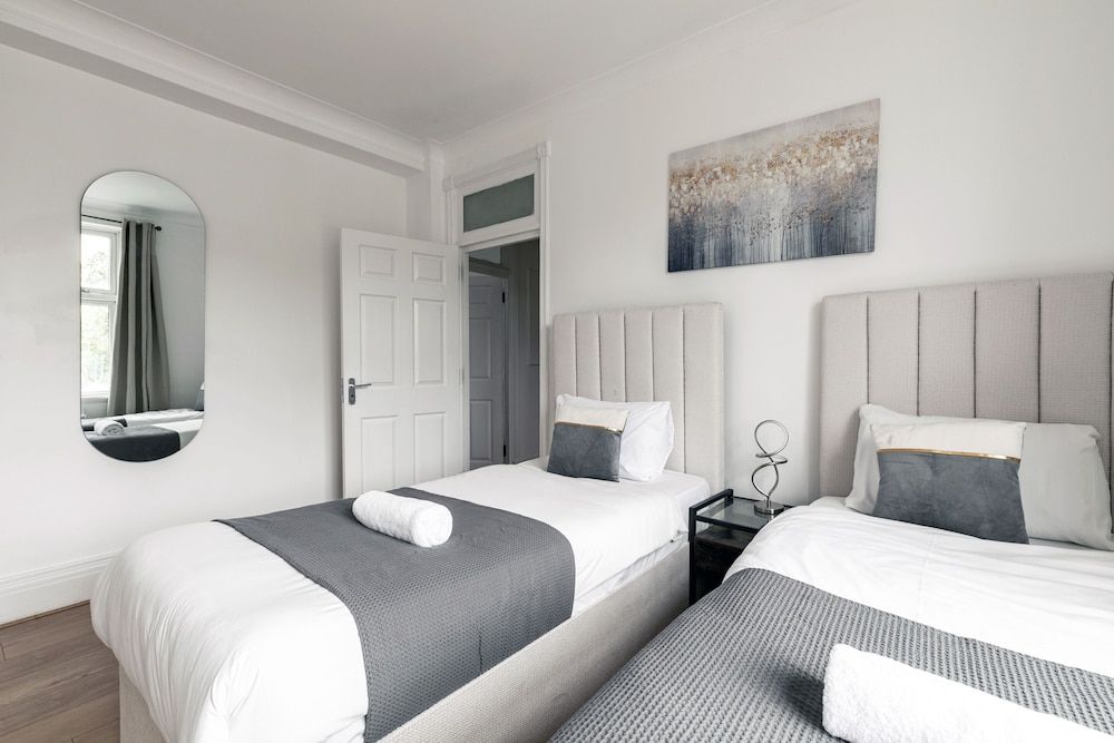 Marble Arch Apartments Family Apartment, Ensuite, City View 6