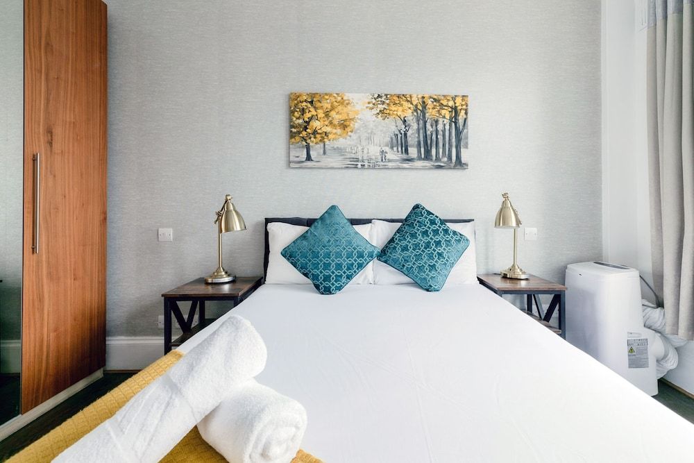 undefined Marble Arch Apartments 4