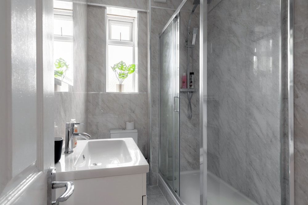 Marble Arch Apartments Family Apartment, Ensuite, City View 16