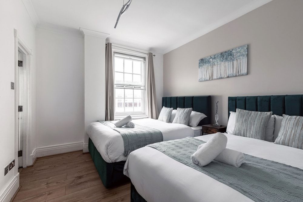 Marble Arch Apartments Family Apartment, Ensuite, City View 8