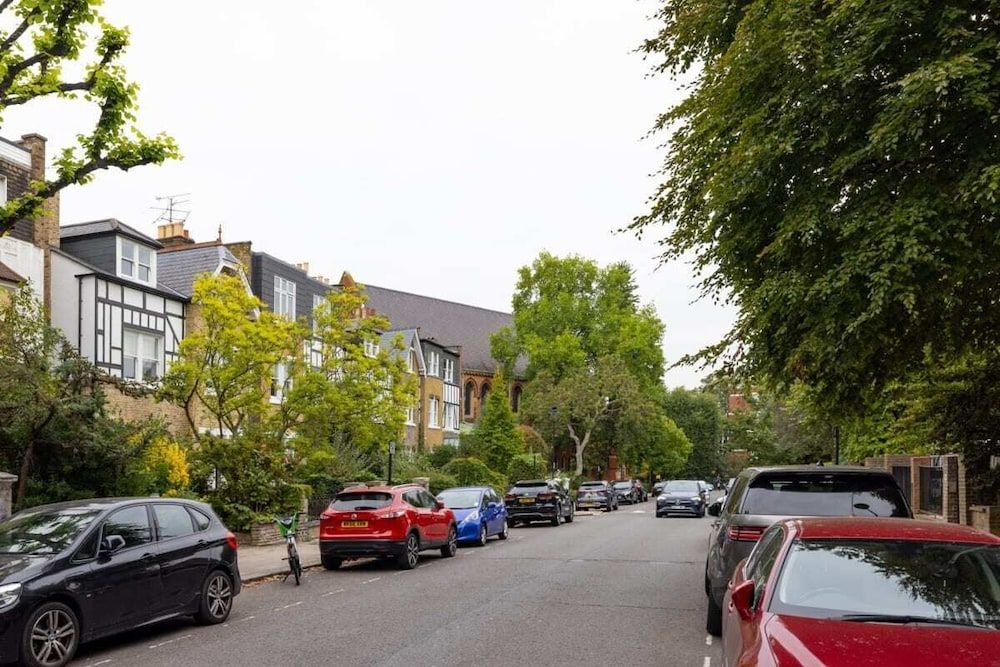 undefined The Camden Arms - Bright and Charming 2bdr Flat 3