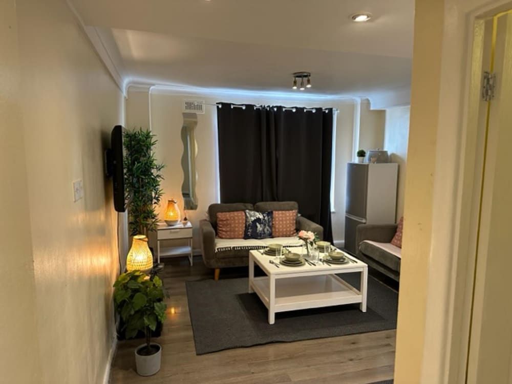 undefined Superb 1-bed Private Family Apartment in Centre 6