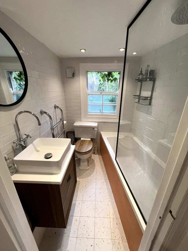 undefined Quirky 1 Bedroom Apartment in Islington 10