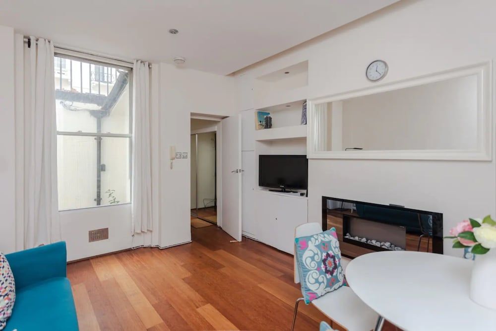 undefined Central 1 Bedroom Flat Near Buckingham Palace