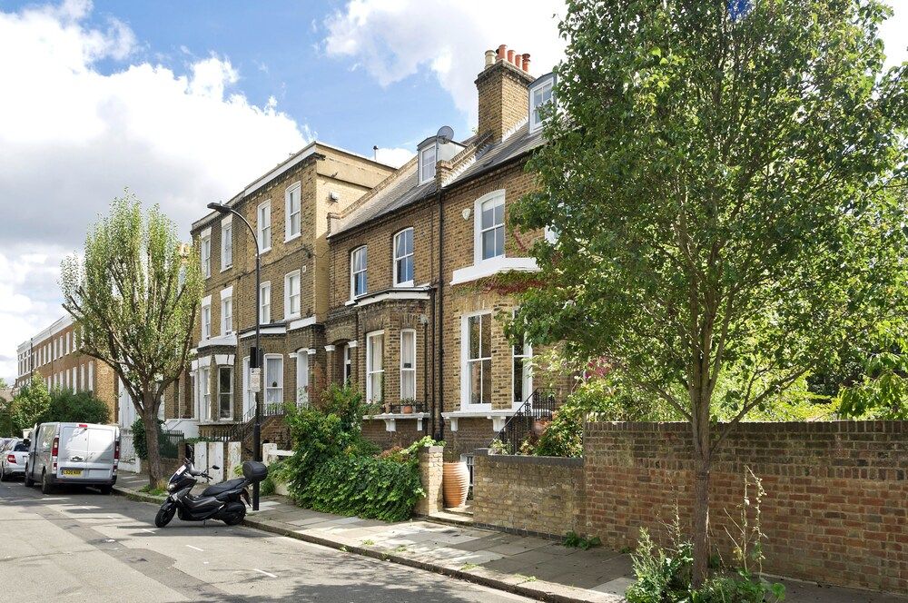 undefined Delightful Apartment in Brackenbury Village Near Hammersmith by UnderTheDoormat 2