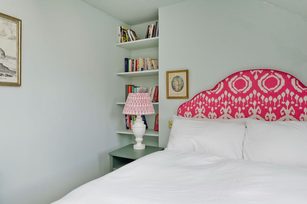 undefined Delightful Apartment in Brackenbury Village Near Hammersmith by UnderTheDoormat 4