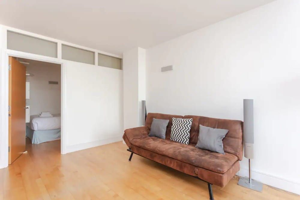 Spacious 2 Bedroom Flat on Bermondsey St Basic Apartment, Multiple Beds 18