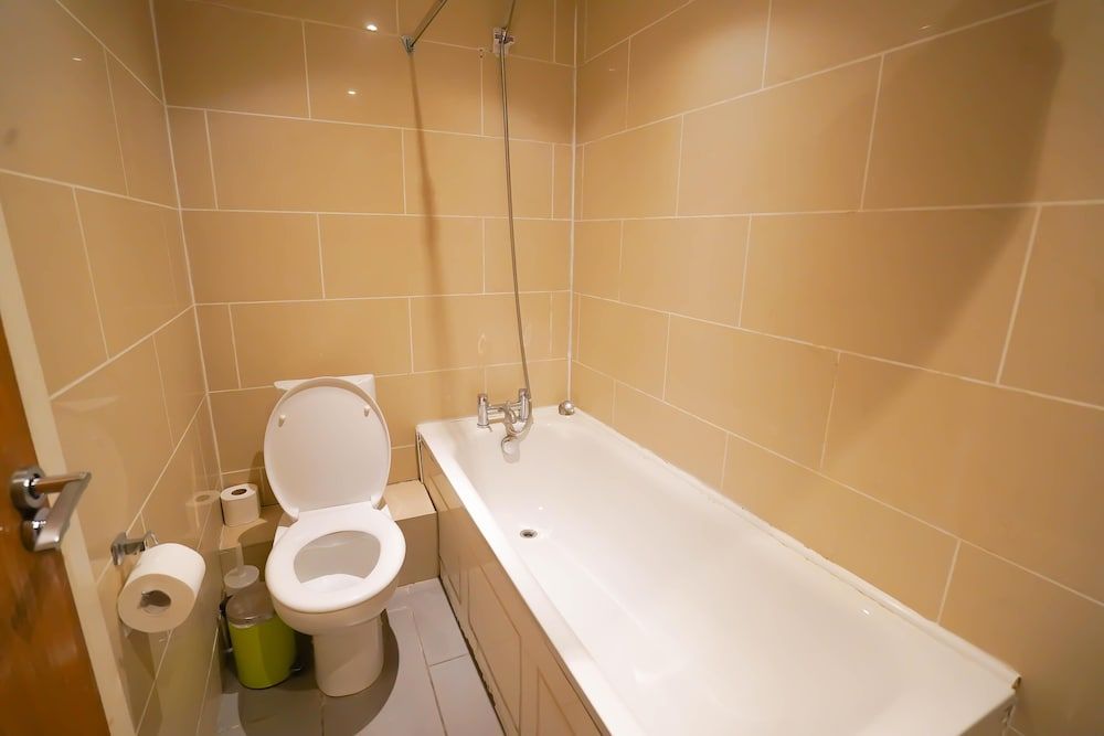 Cosy 2-bed 2 Bathroom Apartment in London Apartment 13