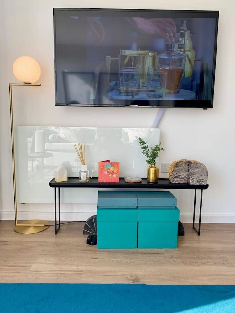 undefined Stylish and Chic 1 Bedroom Apartment in Canning Town 4