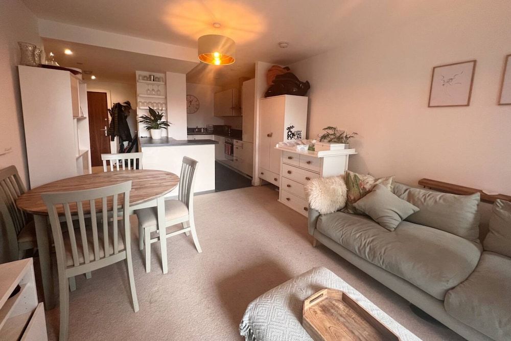 undefined Central 1 Bedroom Apartment in Aldgate East in Zone 1 5