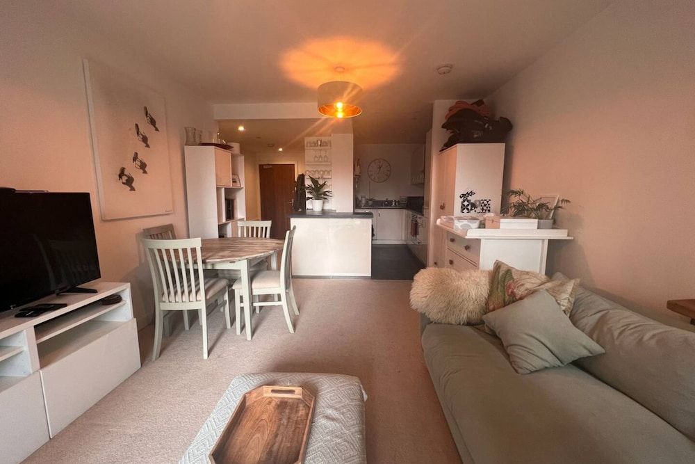 undefined Central 1 Bedroom Apartment in Aldgate East in Zone 1 7