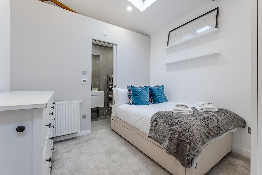 undefined Quiet 2 Bed 2 Bath Mews House South Kensington 6