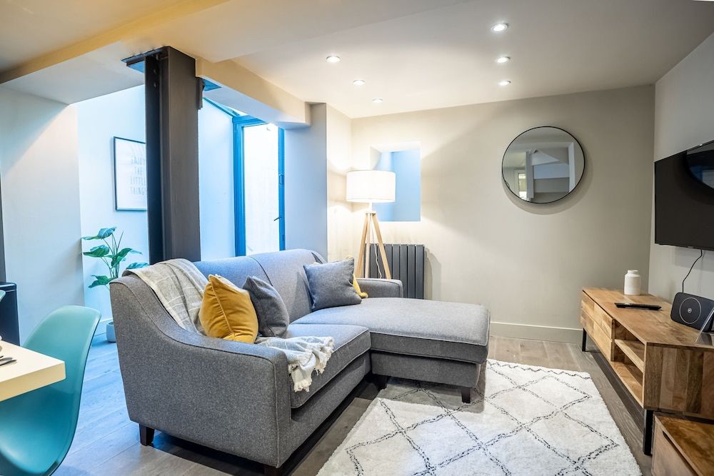 undefined Luxe Pristine 2BR near Buckingham Palace 6