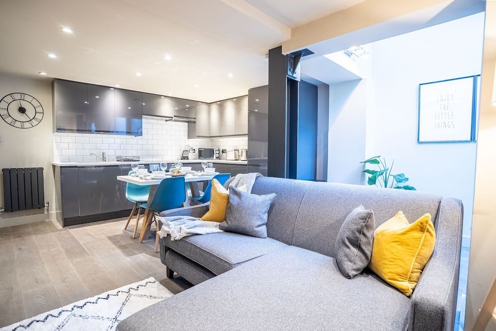 undefined Luxe Pristine 2BR near Buckingham Palace 10